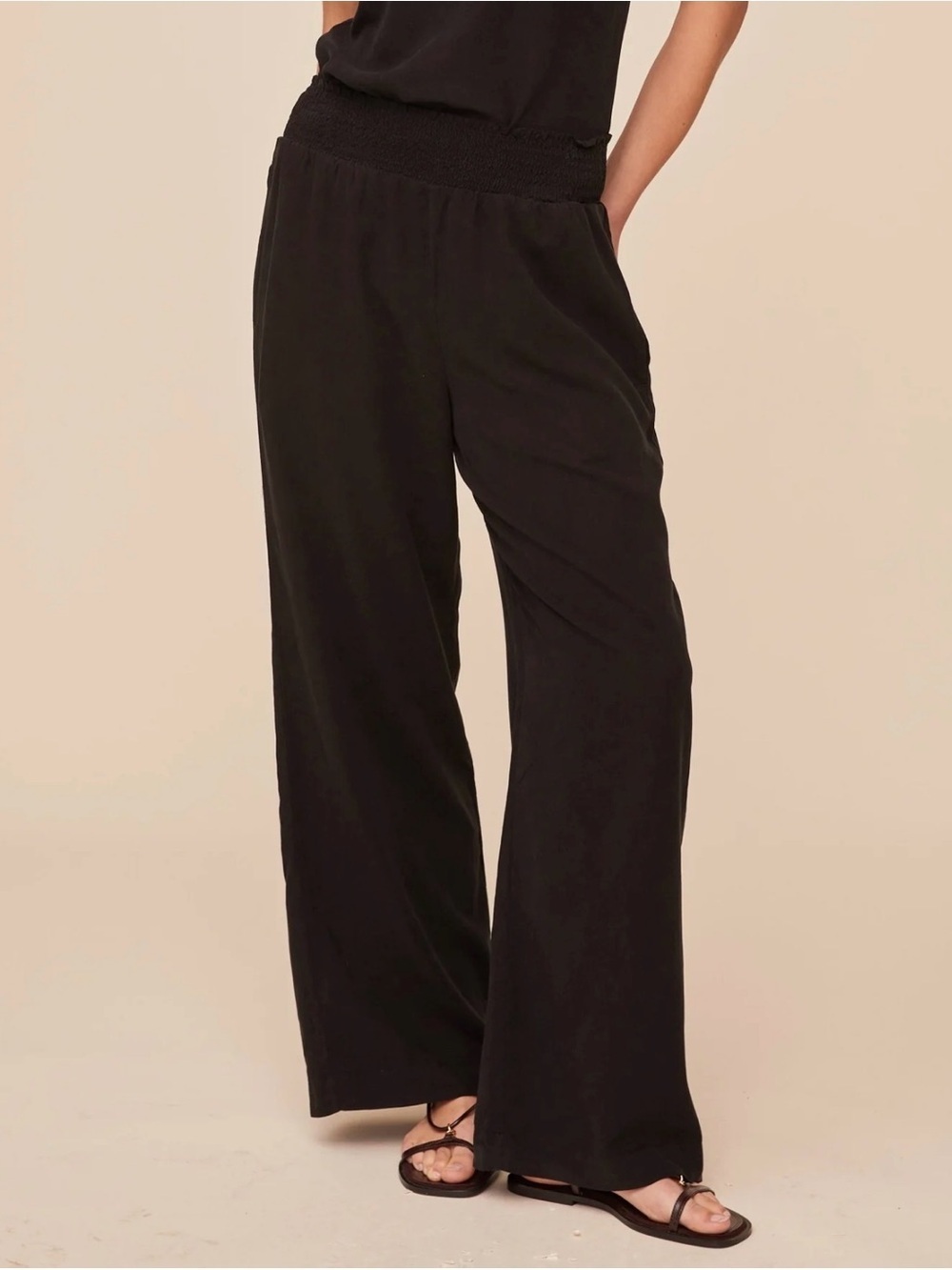 New Bella Dahl Smocked Waist Wide Leg Pants in Vintage Black pull-on pant sz M